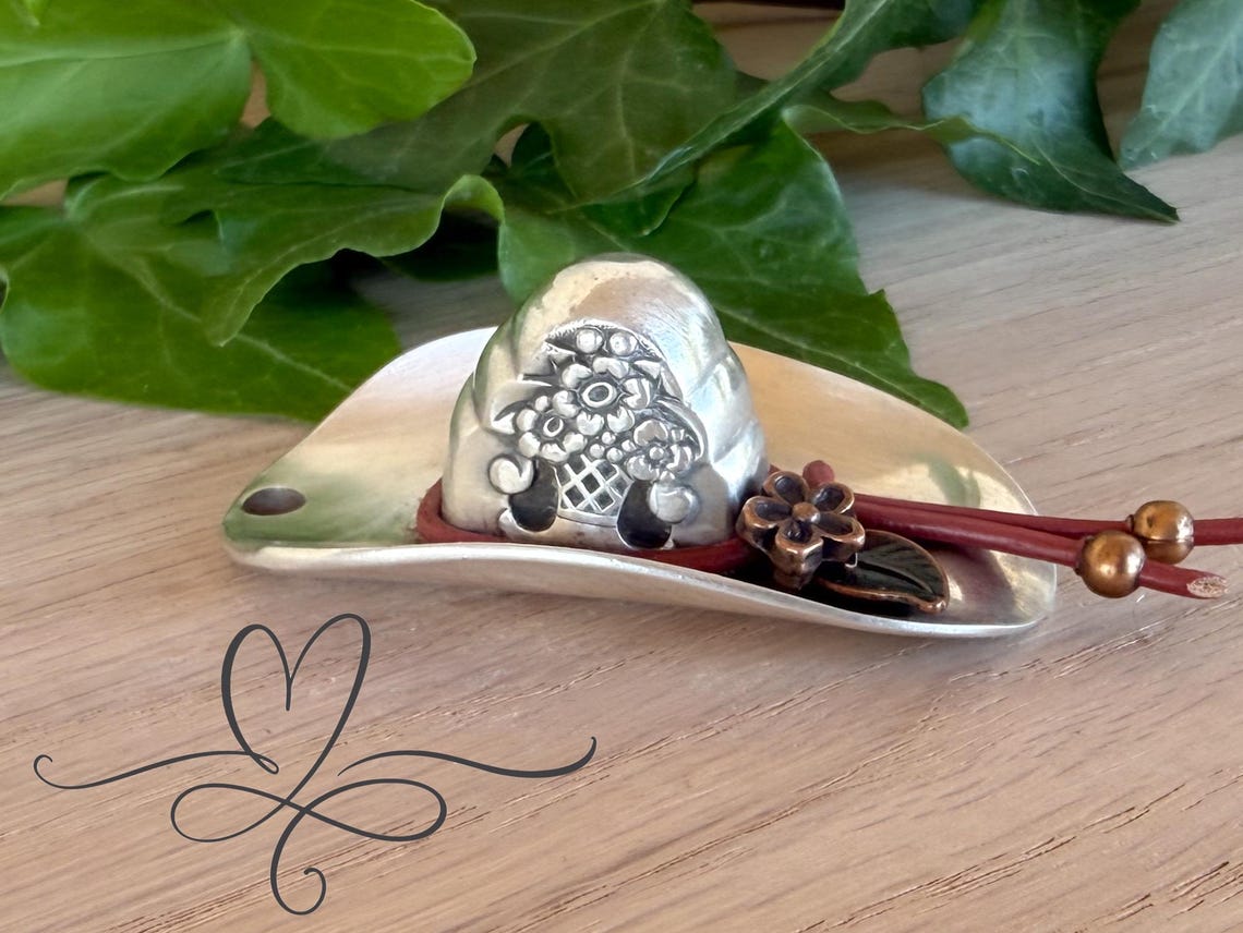 🔥⏰✨ Handcrafted Vintage Cowboy Hat Pendant