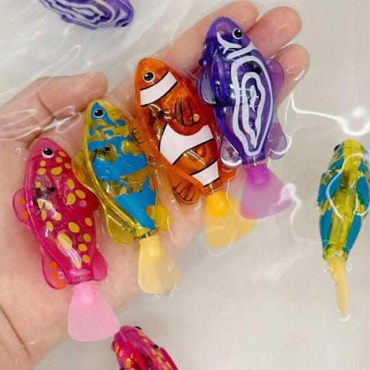 🐟LED Swimming Robot Fish Toy-4 Pack
