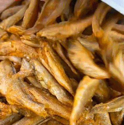 High-protein ready-to-eat deep-sea fish crisps
