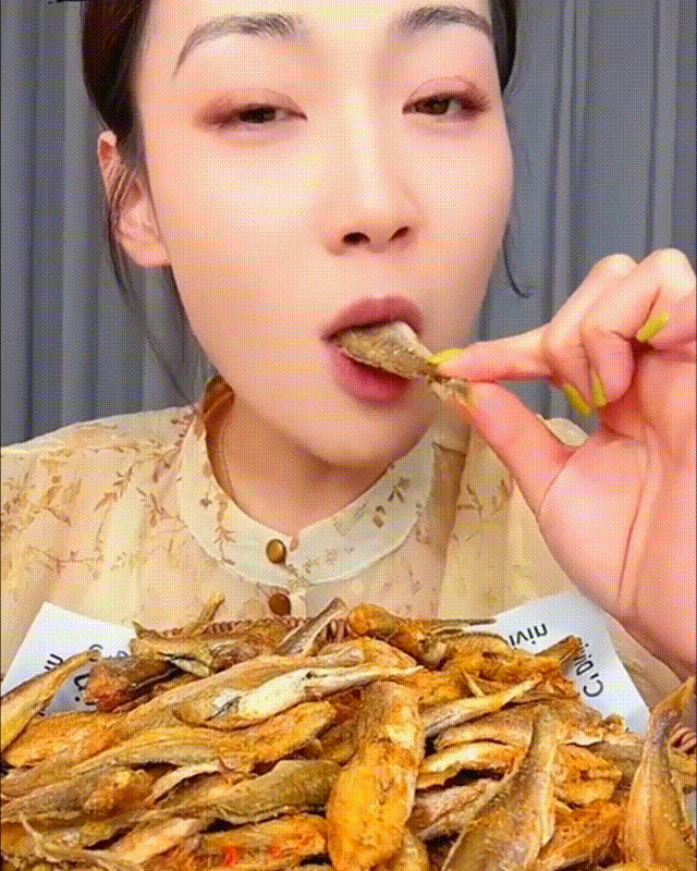 High-protein ready-to-eat deep-sea fish crisps